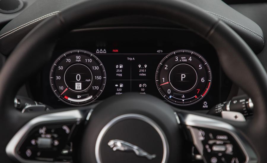 Панель приборов Jaguar XE P300 R-Dynamic 2019 года  (NA) (фото 30 из 40)